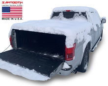 Load image into Gallery viewer, Silver 2004 2005 2006 2007 2008 Ford F-150 6&#39; 7&quot; bed with snow covering sawtooth stretch truck bed cover sawtooth stretch tonneau cover
